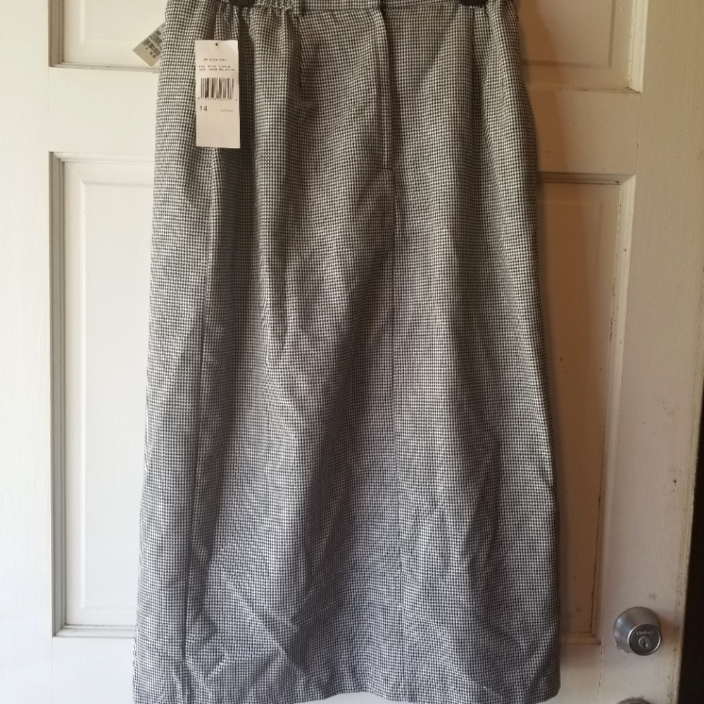 3/$20 Vintage NWT Houndstooth Size 14 Skirt